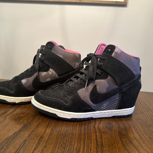 Nike Sky Hi Dunk Wedge - Picture 2 of 4